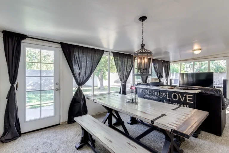 Modern Contemporary Home For Sale in Phoenix!
